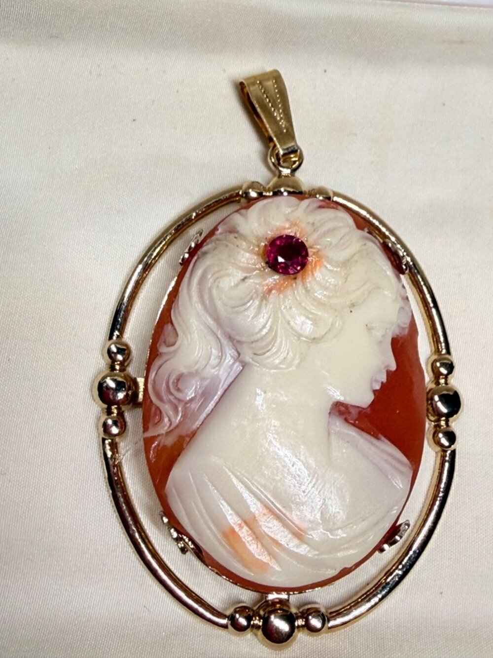 Large Molded Plastic Cameo Pendant Ruby Stone Gold Tone 2.5 Inch
